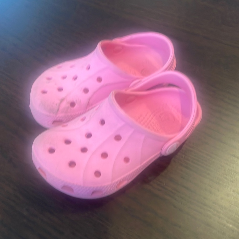Pink girls crocs